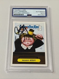 Judge Judy Sheindlin Firmado 2016 Garbage Pail Kids Moody Judy #10a Auto PSA - Imagen 1 de 3
