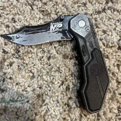 Smith Wesson SWMP1BS Military Police Assisted Opening Pocket Knife - Image 1 of 4