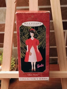 Hallmark Keepsake Árbol de Navidad Adorno Barbie Muñeca Llama de Seda De Colección 1998 - Imagen 1 de 2