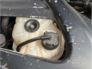 Maserati Quattroporte Water Coolant Expansion Tank Reservoir 4.2 Petrol MK5 M139 - Picture 1 of 3