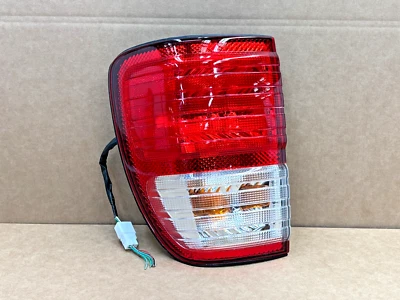 03 04 05 Luz trasera derecha del lado del pasajero Lexus LX470 1572 OEM Foto 1 de 4