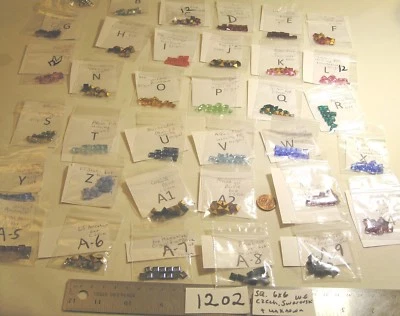 Lote de reparación de joyas de diamantes de imitación planos y espalda puntiaguda F UNF oro cuadrado 6x6 de colección 1202 Foto 1 de 4