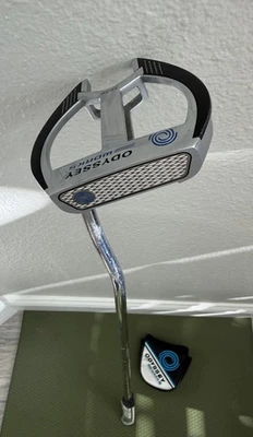 Odyssey O-Works V-Line Fang Putter 34” RH – Microhinge Face -SuperStroke Grip ⛳ - Image 1 of 4