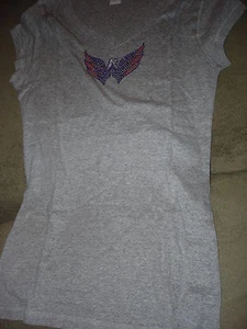 WOMENS  GRAY TEE SHIRT WITH BLING EAGLE V NECK MEDIUM - Picture 1 of 4