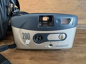 VINTAGE POLAROID 200 BF 35mm CAMERA TESTED WORKS PERFECTLY - Picture 1 of 4