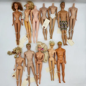 Loses Konvolut 408 verschiedene Barbie Puppen und Zubehör - Bild 1 von 12