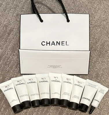 9x CHANEL N°1 DE CHANEL AMOSTRAS DELUXE: 3x SORO REVITALIZANTE, 2x CREME E RICO. - Imagem 1 de 2