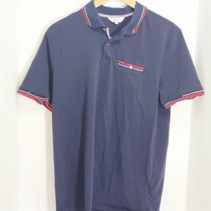 Camisa Polo Ben Sherman Para Hombres Grande Azul Marino Cuello Punta Puños Bolsillo en el Pecho Elastizada - Imagen 1 de 3
