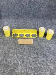 Vtg Tupperware Wall Rack, 3 Spice Shakers Containers w/ Flip Top Lids & Labels - Picture 1 of 14