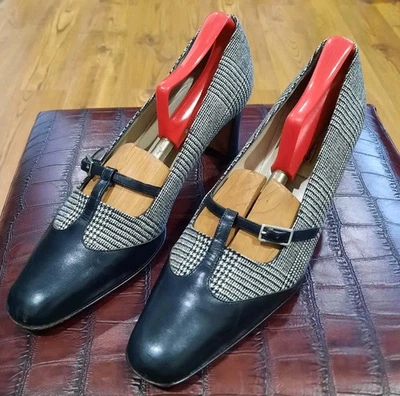 Zapatos de salón clásicos de pata de gallo de cuero de tela blanca negra de 10 M de colección Foto 1 de 4