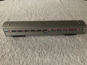 Athearn HO Scale Amtrak 8039 Streamlined Coach Car with kadee couplers - Picture 1 of 5