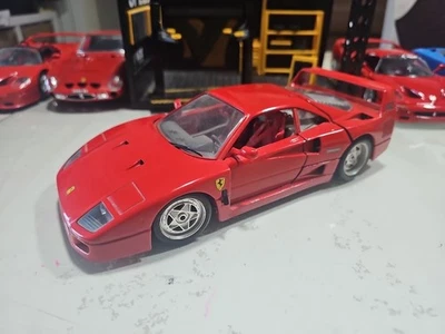 Burago 3032 1987 Ferrari F40 1:18 Modellino Auto - Rosso  - Immagine 1 di 4
