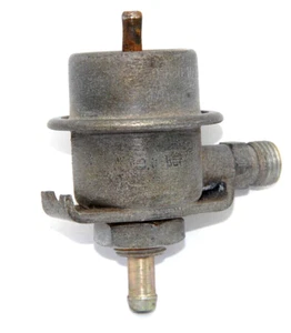 FUEL PRESSURE REGULATOR FPR FOR SAAB 900 84-93 B202 2.0 8V 16V LPT 0280160256 - Picture 1 of 9