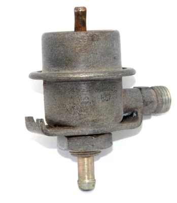FUEL PRESSURE REGULATOR FPR FOR SAAB 900 84-93 B202 2.0 8V 16V LPT 0280160256 - Image 1 of 4