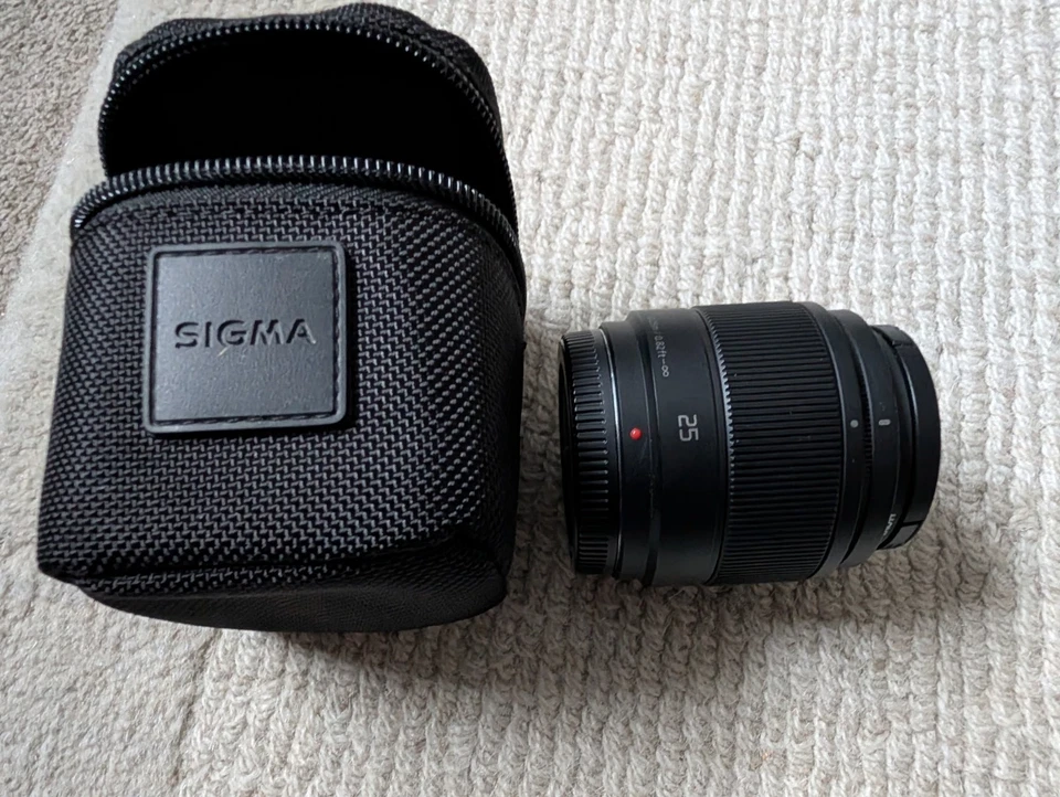 Panasonic Lumix 25mm Micro Four Thirds Lens F1.7, excellent condition. - Image 1 of 4