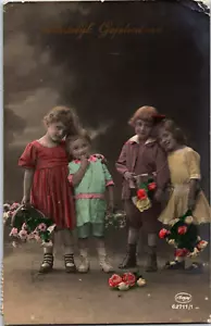 Lindo grupo de niños de feliz cumpleaños estilo victoriano vintage RPPC B135 - Imagen 1 de 2