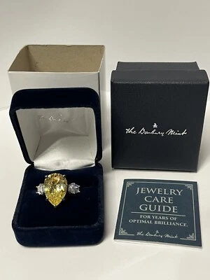 Danbury Como Nuevo ~ Corte Canario ~ Anillo ~ AMARILLO ~ Forma de Pera ~ Piedra ~ Baguettes NUEVO Foto 1 de 4