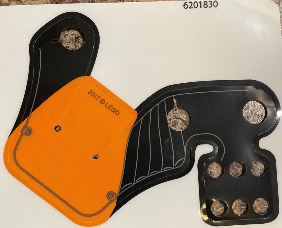 LEGO STAR WARS FIGURA GRANDE CALDEIRÃO (CAPA) PRETO E LARANJA - CONJUNTO 75531 - Imagem 1 de 1