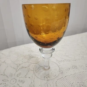 Vaso de agua de vino vintage soplado a mano ámbar burbuja 7"  - Imagen 1 de 5