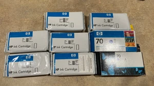 LOTTO HP 73 ROSSO CROMATICO, 70 BLU, 70 VERDE, 70 GRIGIO, 72 FOTO NERO Designjet - Foto 1 di 2