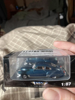 Neo Scale Models 1/87 Cadillac Series 62 Sedanet No.87543 - Image 1 of 4