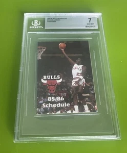 1985-86 Chicago Bulls Schedule Michael Jordan Cover Rookie BGS 7 Near Mint BUD - Picture 1 of 11