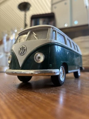 VW Toy Camper Van Split screen Crew Bus Gift Pull Back 1/32 Model Dark Green - Image 1 of 4