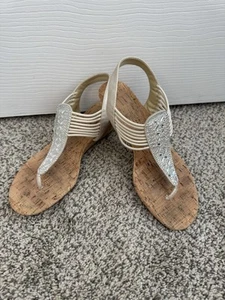 Bandolino Cork Wedge Gold Ankle Strap Thong Sandals Rhinestone Sparkle  Size 5.5 - Picture 1 of 5