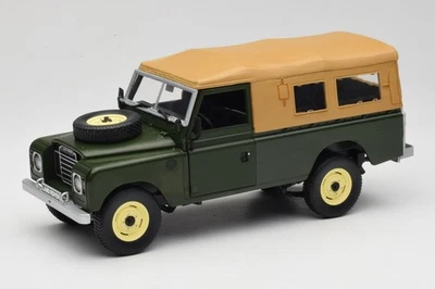 442000 Land Rover Series II Road Patrol Green Eagle Collectibles 1:18 - Image 1 of 4