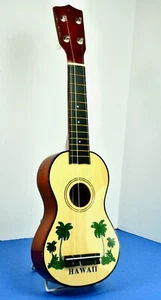 Ukelele soprano w "Hawaii" & Palm Tree Decoration por Universal Worldwide Trading - Imagen 1 de 11