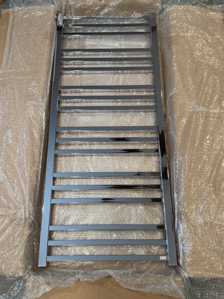 Calentador de toallas de acero hidrónico ICO Bath H3303 Tuzio Avento 19-1/2" W x 47-1/2" H Foto 1 de 4