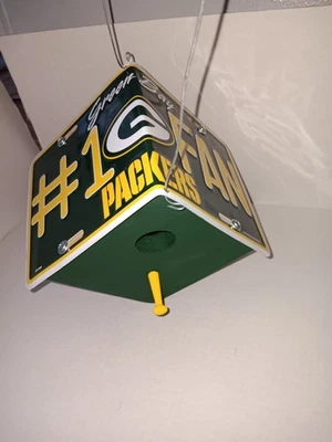 Placa de licencia Green Bay Packers Birdhouse techo madera pintada verde y amarillo Foto 1 de 4