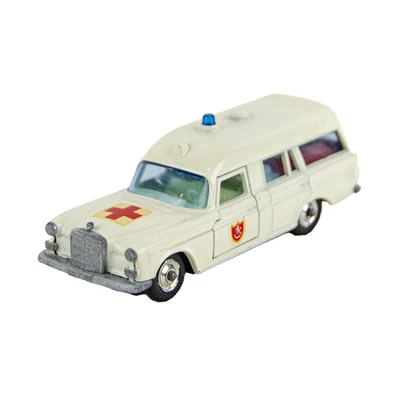 Vintage 1968 Matchbox K-6 King Size Mercedes Benz Binz Ambulance Diecast Car - Image 1 of 4