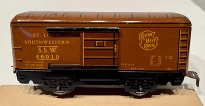 Marx 46010 S.S.W. Boxcar marrón / Letras amarillas / 4 ruedas / Pestaña y ranura Cplrs Foto 1 de 4