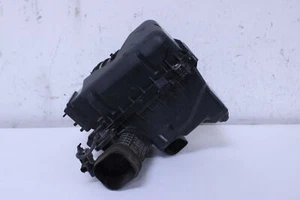 04 LEXUS ES330 - AIR INTAKE CLEANER FILTER BOX - Picture 1 of 4