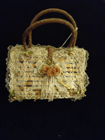 Vintage Wooden Plank Basket With Lace Front And With Handle Cute  +Free Gift! Cover