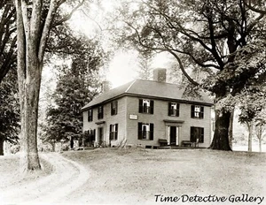 Munroe Tavern, Lexington, Massachusetts - circa 1900 - Historic Photo Print - Picture 1 of 1