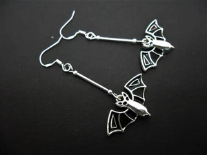 A PAIR OF BLACK ENAMEL BAT EARRINGS WITH 925 SOLID SILVER HOOKS. NEW - Picture 1 of 1