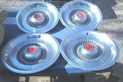 set of 4 OE 14 inch wheelcovers # 737 deep dish 75-78 Granada 45 rib type Foto 1 de 4