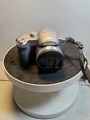 Panasonic Lumix DMC-F27  Digital Camera - Silver No Leads Untested  - Image 1 of 4