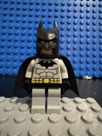 Lego Batman Minifigure bat001 Light Grey Suit 2006 Sets 7779 7780 7782