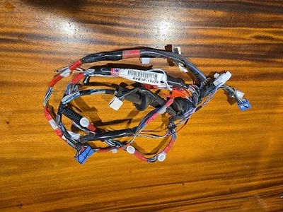 Жгут проводов для передней правосторонней пассажирской двери 2002 Toyota Sequoia от оригинального производителя P8878b242 - Изображение 1 из 4