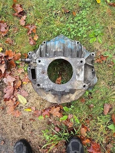 1973-1984 CHEVY GMC TRUCK 4 Speed BELLHOUSING 460486  SQUAREBODY C10 BELLHOUSING - Picture 1 of 4