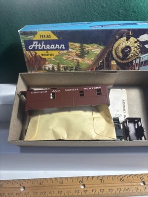 Athearn HO Scale Chicago & North Western Cupola Caboose 1267 Kit - Image 1 of 4