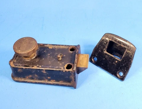 Vintage Small Yale Rim Lock With Keeper Cover