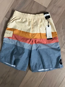NWT Rip Curl Good Times Volley Shorts Boys Size S MSRP $34 - Picture 1 of 4