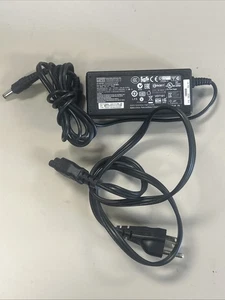 Caricabatteria originale APD NB-65B19 19V-3.42A 5,5mm/2,5mm con adattatore di alimentazione USA - Foto 1 di 1