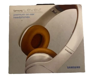 Samsung Level On Premium Cuffie stereo cablate on-ear - Bianco (EO-OG900BWESTA) - Foto 1 di 3