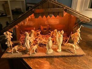 Nativity Scene Wooden Hand Made Christmas 14 Piece Light Early 20thC Italy NICE!