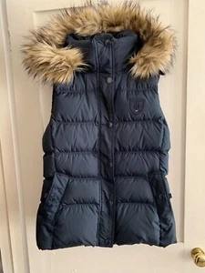 TOMMY HILFIGER MAINE DOWN PUFFA HOODED GILET MIDNIGHT NEW WITH TAGS SIZE M - Picture 1 of 9